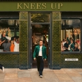 Album Knees Up